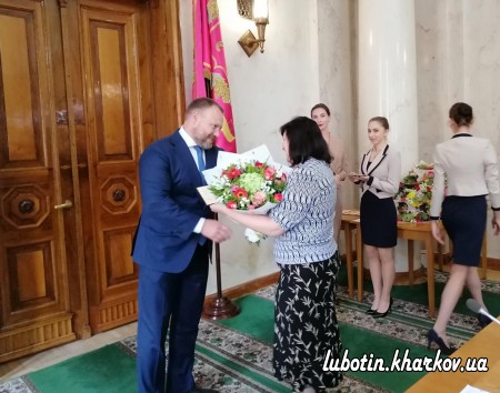 Вітаємо Віру Яківну Васькевич, яка Указом Президента України від 6 травня 2019 року нагороджена почесним званням «Мати-героїня».