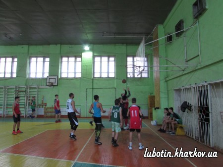 Спортивно – масові змагання з баскетболу серед дорослих та юнаків старших вікових категорій з нагоди Дня Збройних Сил України. 