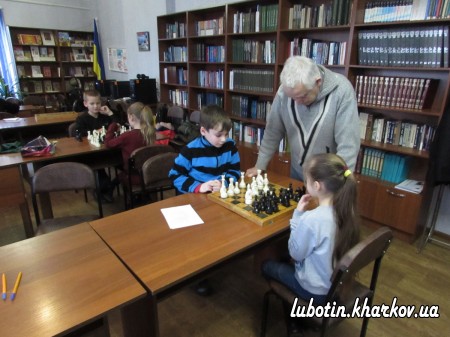 Спортивні змагання з шахів серед дітей, дівчат і юнаків, з нагоди зимових свят 